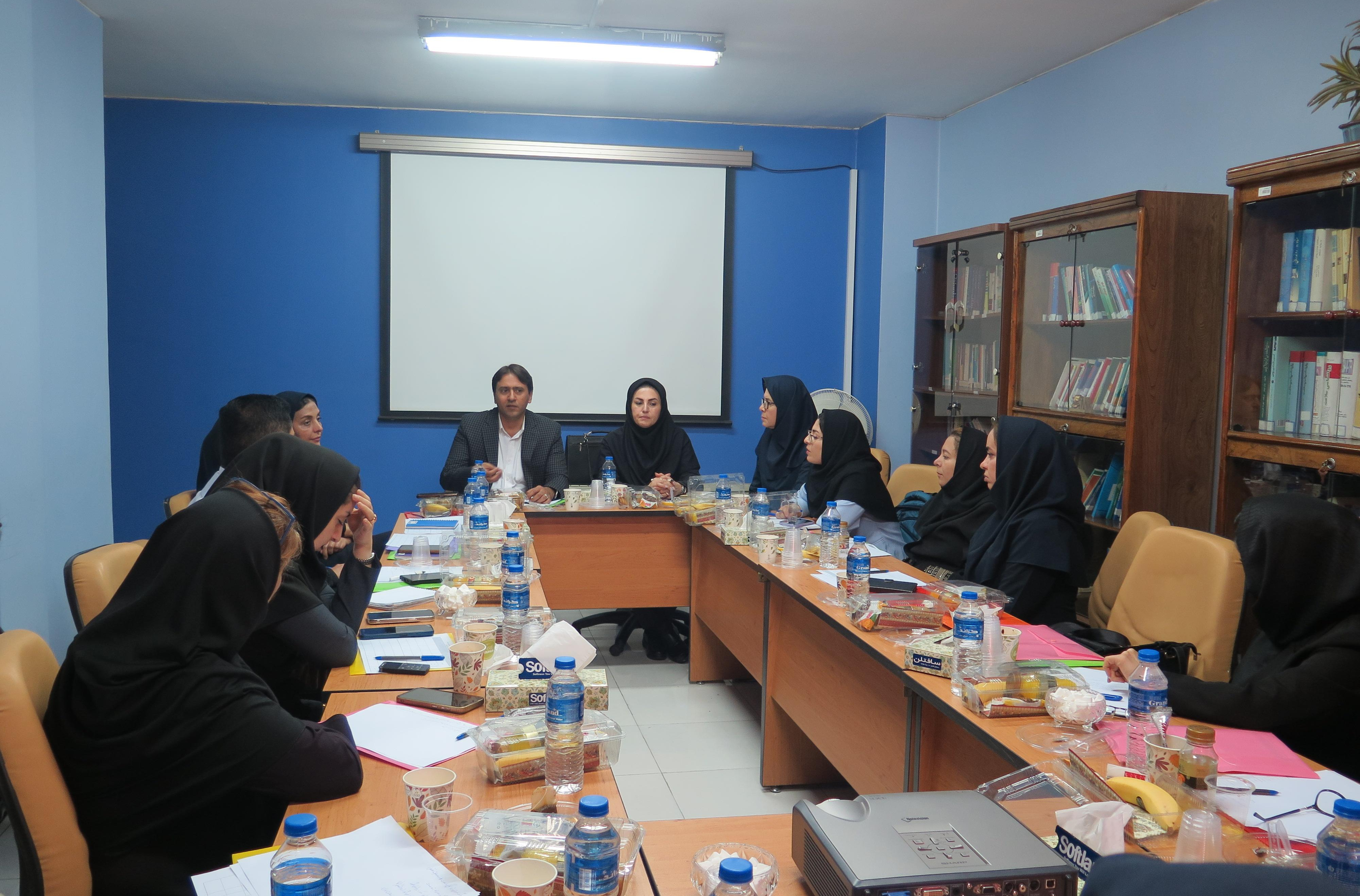 اولین نشست مددکاری اجتماعی با حضور مددکاران اجتماعی شهر تهران در دانشگاه هنر ایران برگزار شد